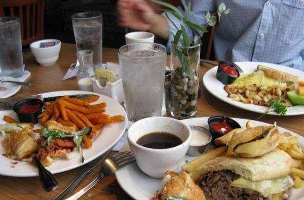 吃瓜鹅猛吃瓜冷凤凰传,揭秘娱乐圈的瓜田与风云